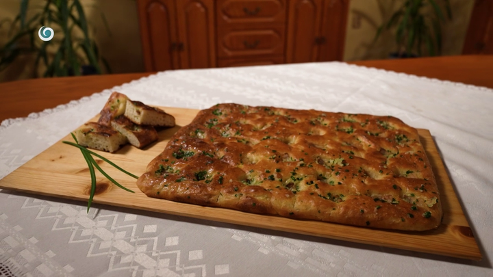 Na chalupe - slaný koláč cesnakový kúchon